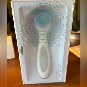 NUSKIN LumiSpa Facial Cleansing Device
